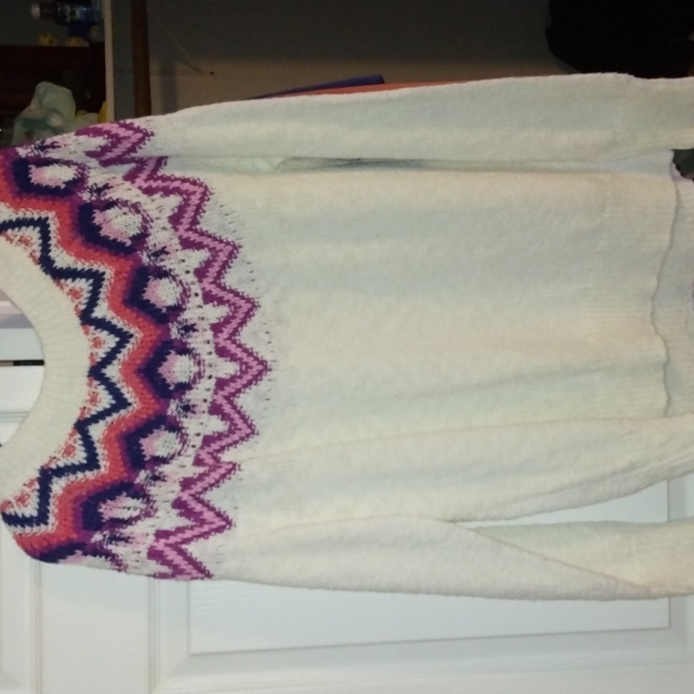 My style ivory white knit women's sweater with colorful zigzag pattern size L